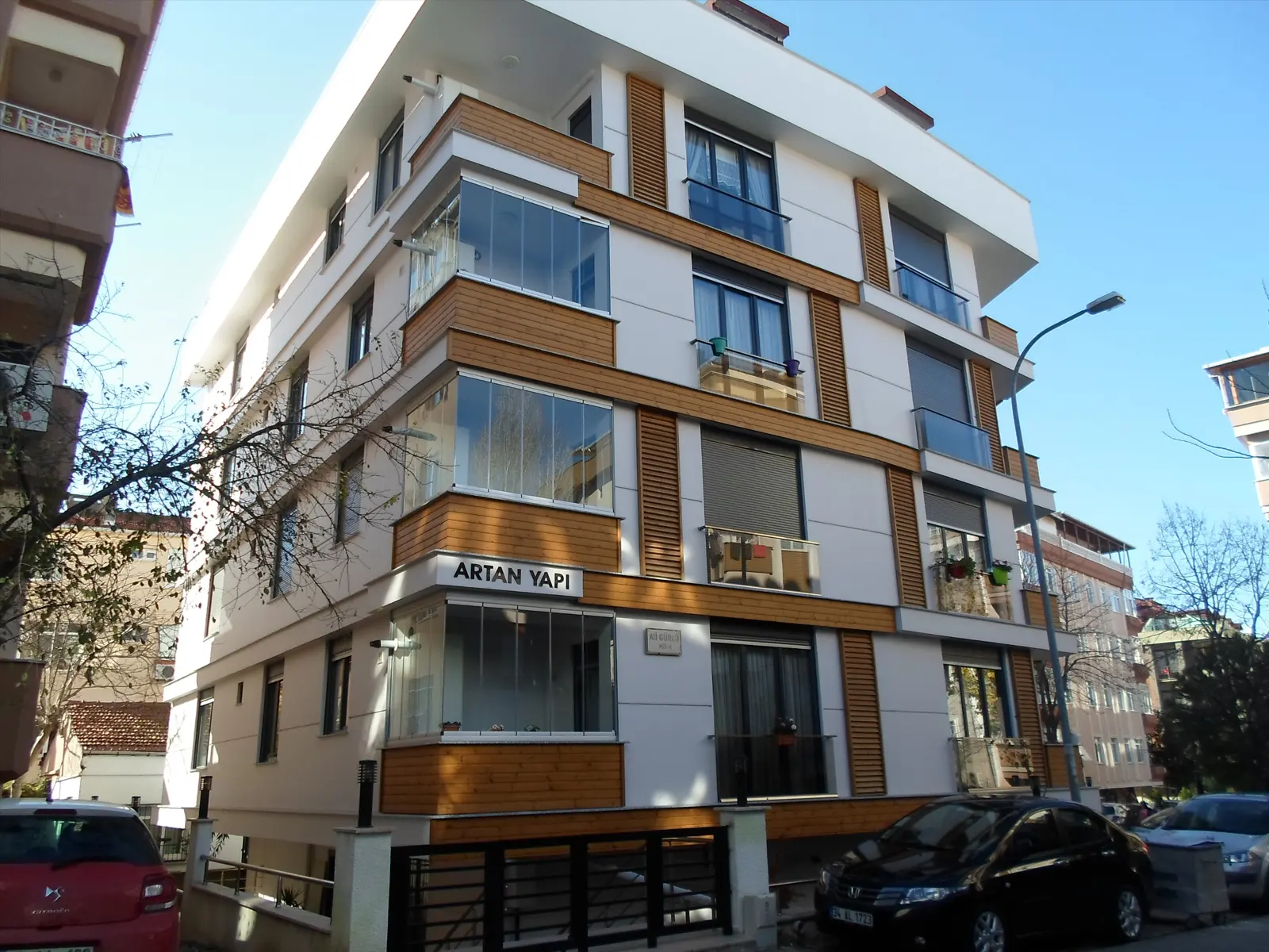 Gürcü Apartmanı — Çınar