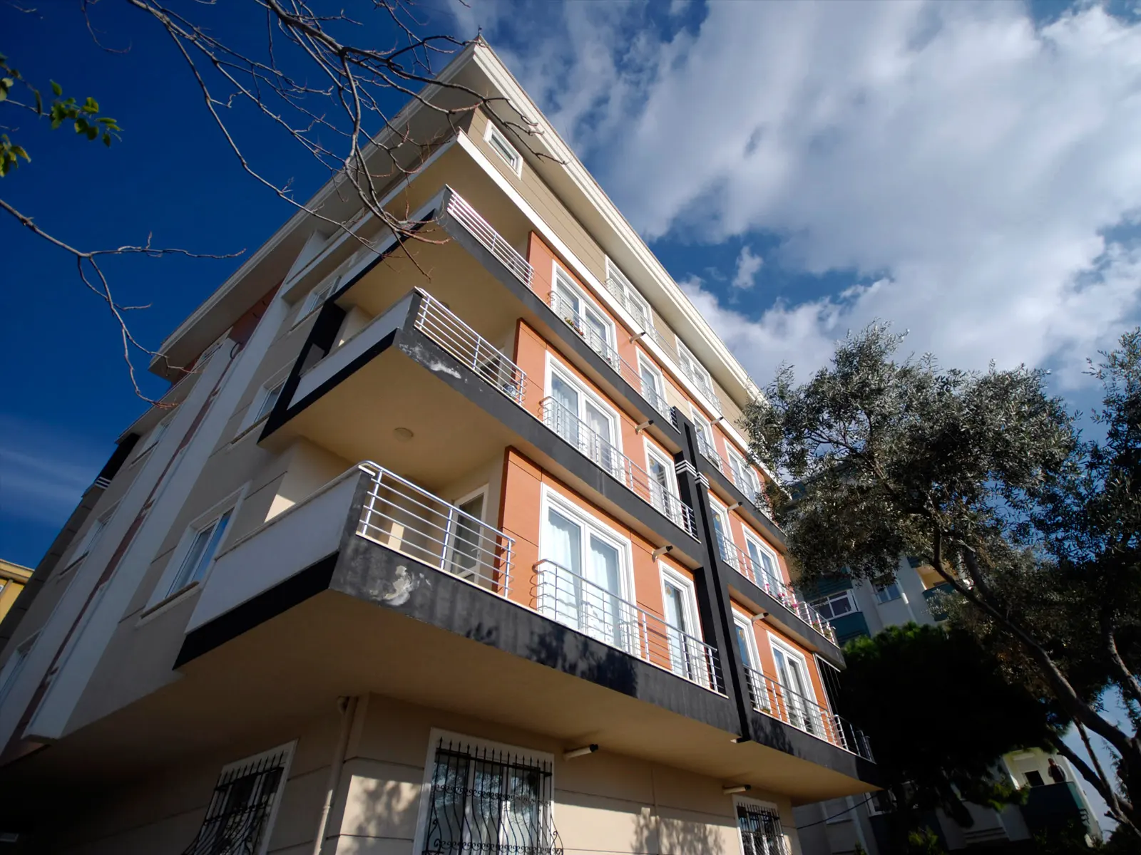Sezer Apartmanı — Feyzullah